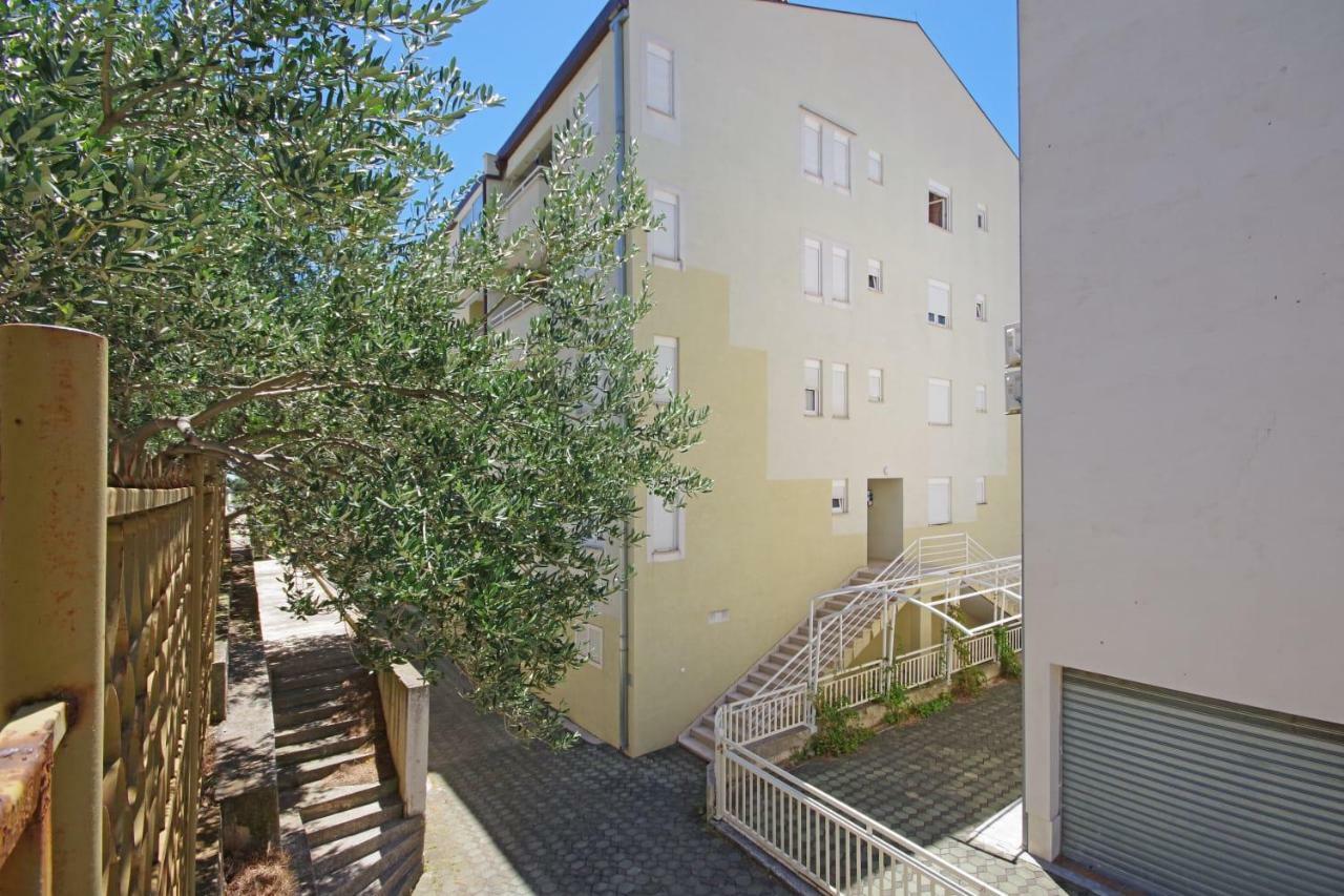 Apartment Dalija Baska Voda Exterior photo